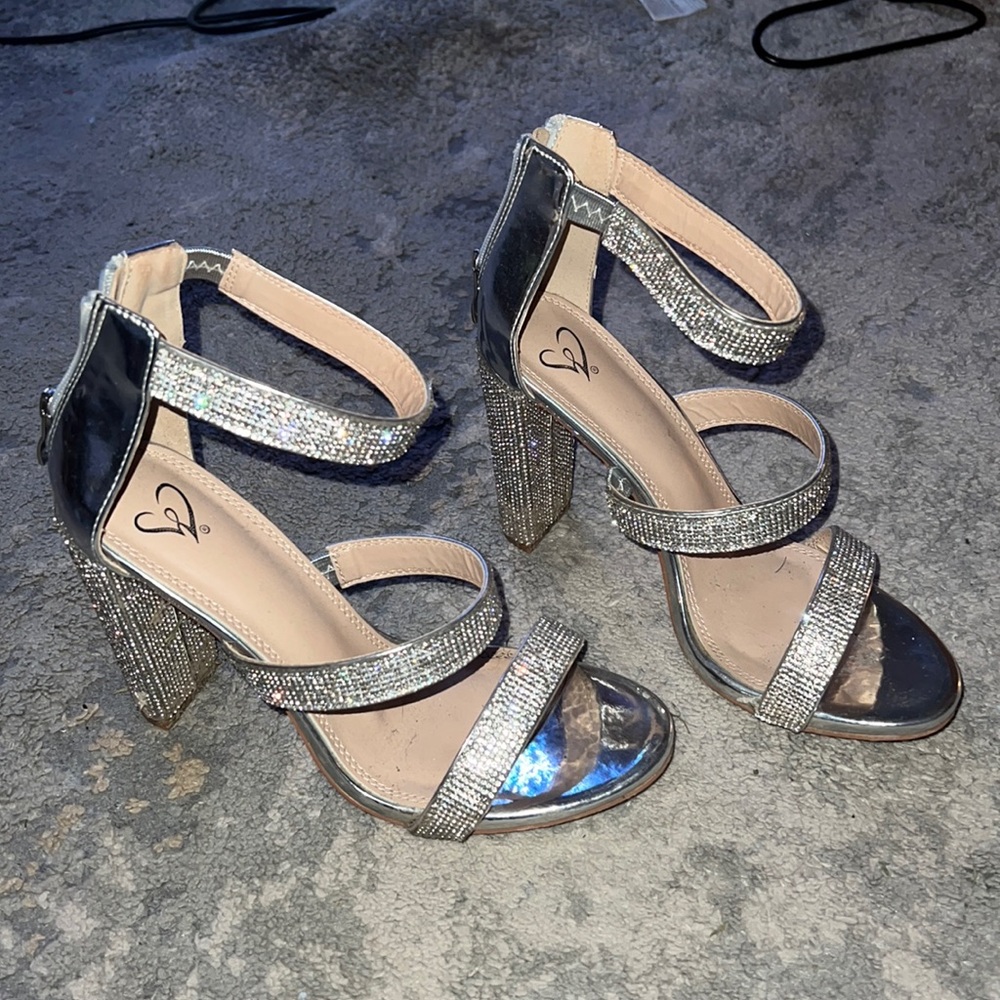 Windsor heels
